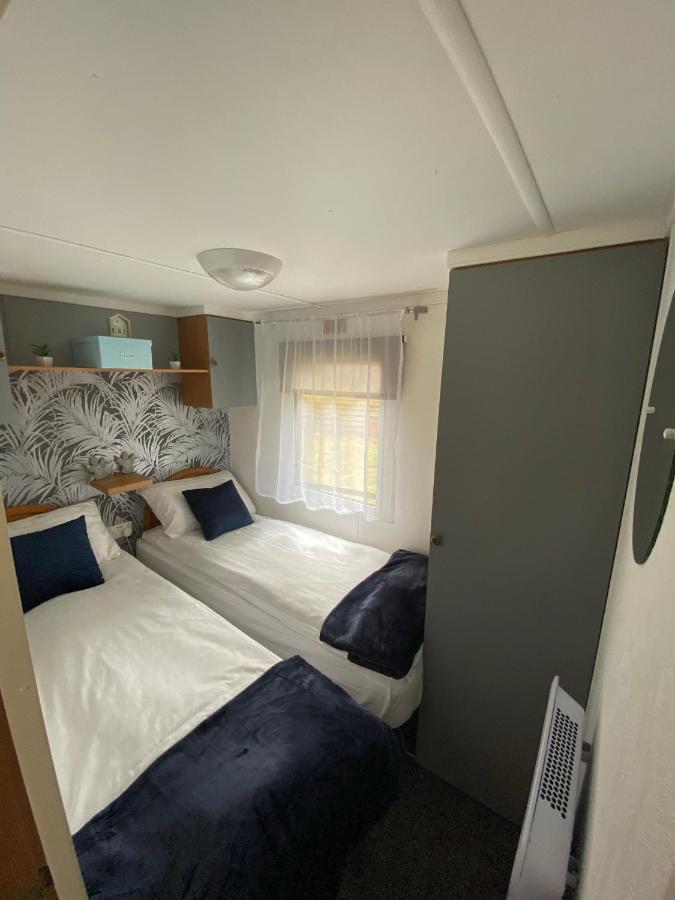 Unique Caravan With Outdoor Space Ballantrae Экстерьер фото