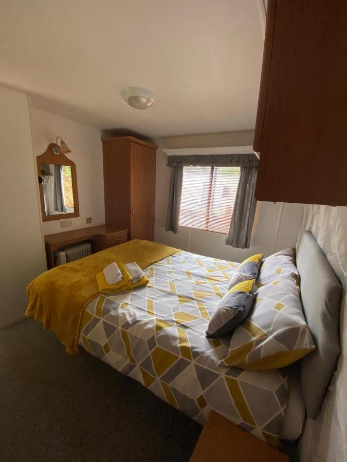 Unique Caravan With Outdoor Space Ballantrae Экстерьер фото
